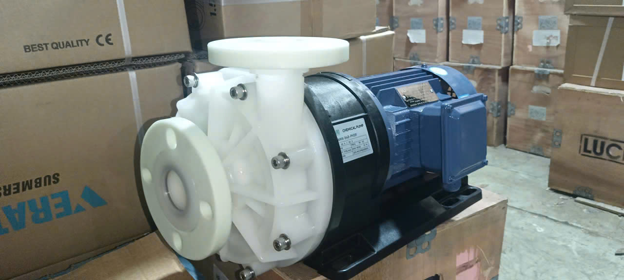 máy bơm hóa chất dẫn động từ maro amx